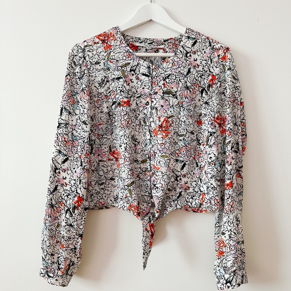 ⛱️ 2/20$ GUESS Women's Blouse Small Floral Print Button Tie Front - Picture 3 of 12